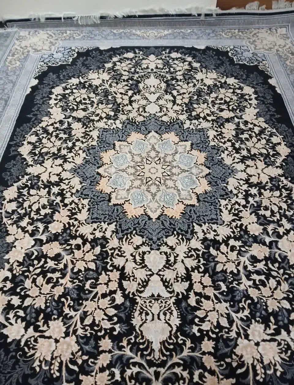 قالی نو|فرش|خرمشهر, |دیوار