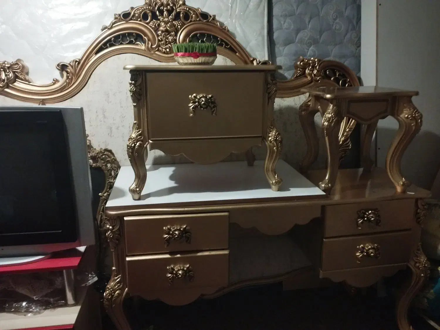 در دسته وسایل خانگی|تخت و سرویس خواب|سلمان‌شهر, |دیوار