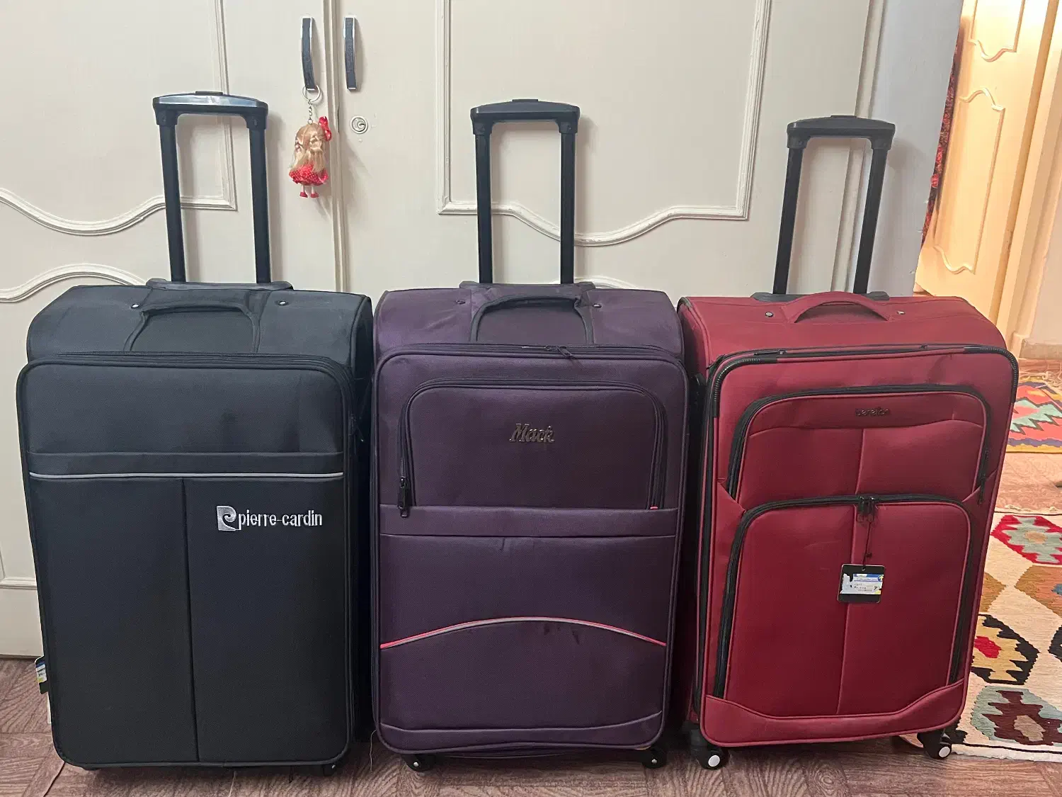 چمدان|کیف، کفش، کمربند|ری, علایین|دیوار