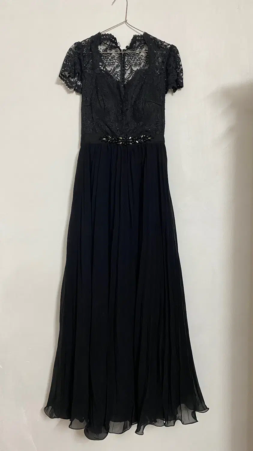 لباس مجلسی|لباس|سبزوار, ولیعصر (نجار آباد)|دیوار