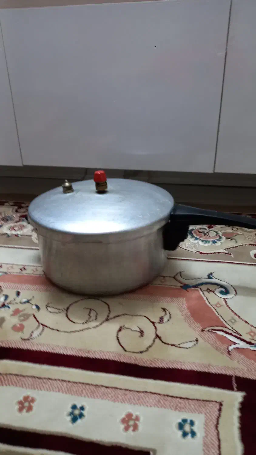 یک سرویس قابلمه وزودپز|ظروف پختوپز|گلبهار, شهر جدید گلبهار|دیوار