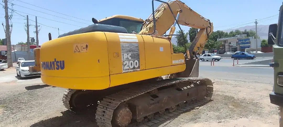 بیل مکانیکی کوماتسو 200خط 7|خودرو سنگین|شیراز, معالی‌آباد|دیوار