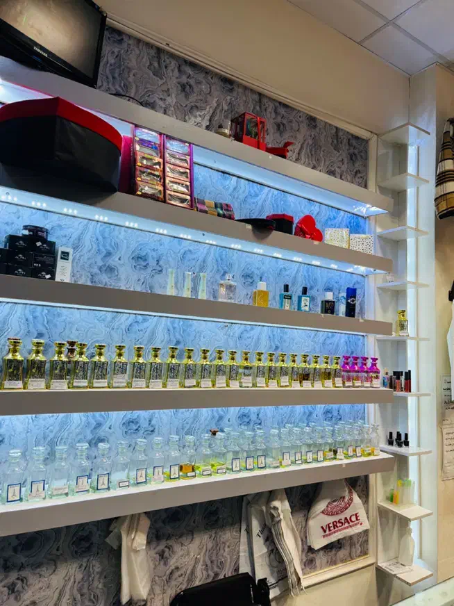 دکور فروشی و شیشه ارسی عطر|فروشگاه و مغازه|نیشابور, فردوسی جنوبی|دیوار