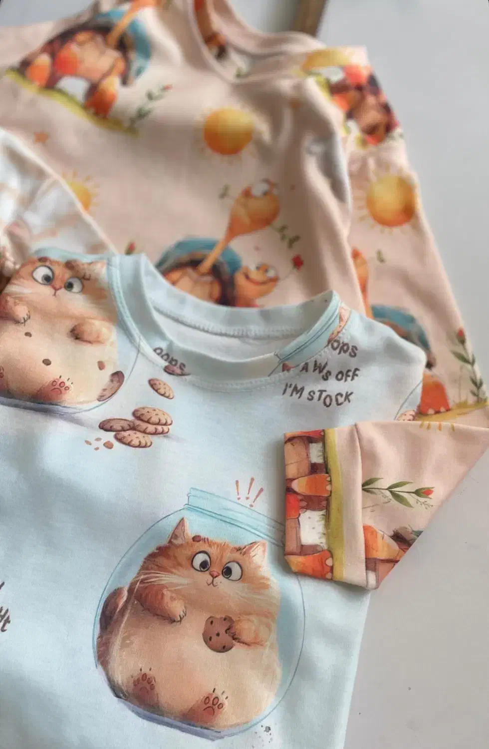 لباس بچگانه|کفش و لباس بچه|گنبد کاووس, |دیوار