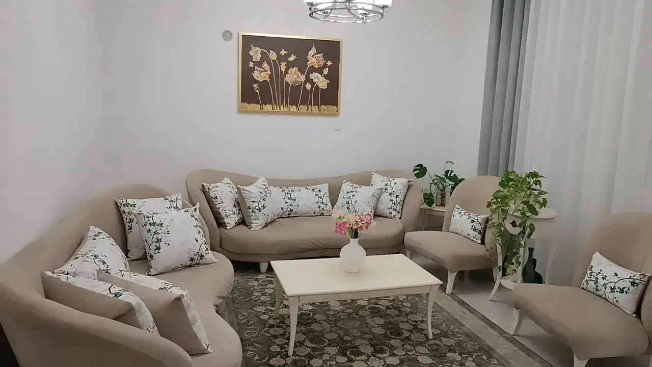 مبل راحتی و شیک|مبلمان خانگی و میز عسلی|رباط‌کریم, حصار مهتر|دیوار