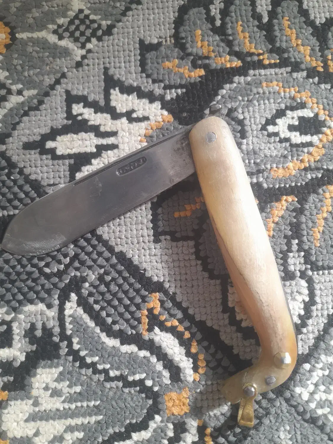 چاقو احمد آیتی|کلکسیون اشیاء عتیقه|بن, |دیوار