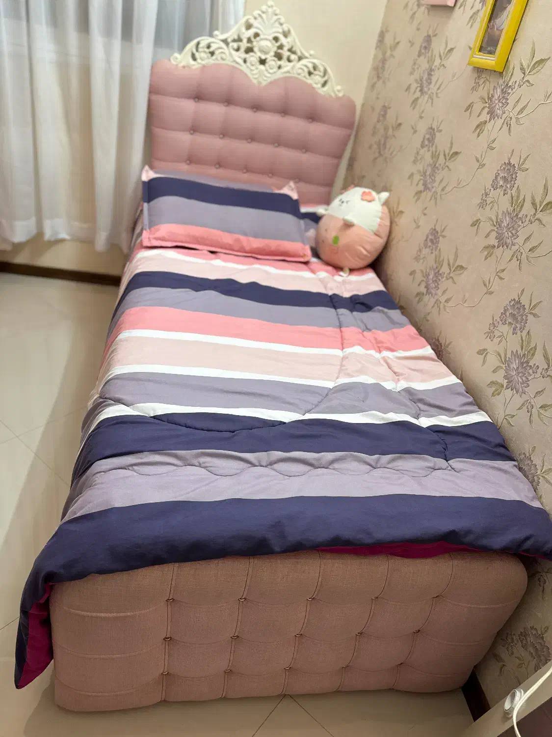 تخت لمسه.تخته چستر.تخت صورتی.|تخت و سرویس خواب|مشهد, صیاد شیرازی|دیوار