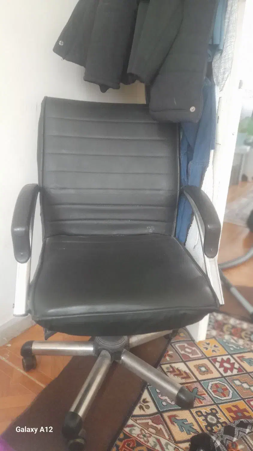 صندلی چرخان محکم|صندلی و نیمکت|چهاردانگه (تهران), |دیوار