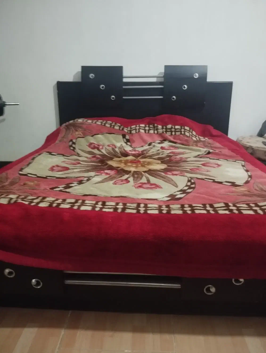 تخت خواب 2 نفره ب همراه تشک خوشخواب مارک رویال 2نف|مبلمان خانگی و میز عسلی|پاکدشت, شهرک امام رضا|دیوار