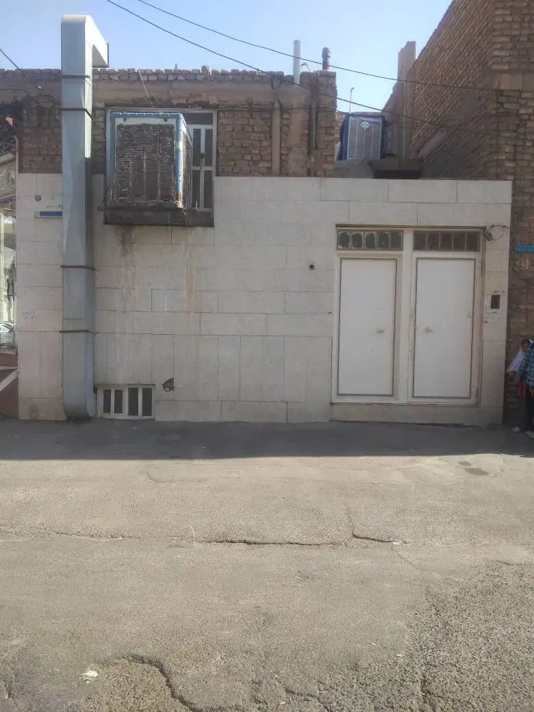 مغازه تجاری خیابان شهید مدنی کوچه قدس|فروش مغازه و غرفه|یزد, |دیوار