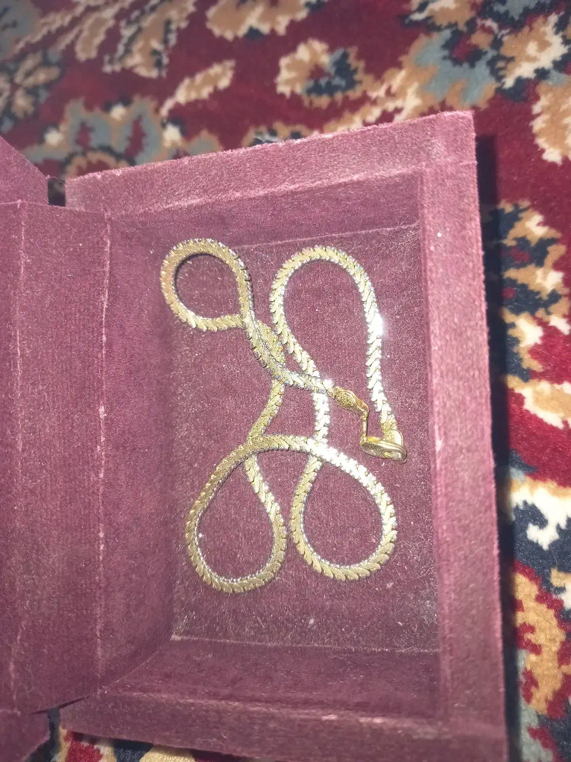 زنجیر|بدلیجات|قائن, |دیوار