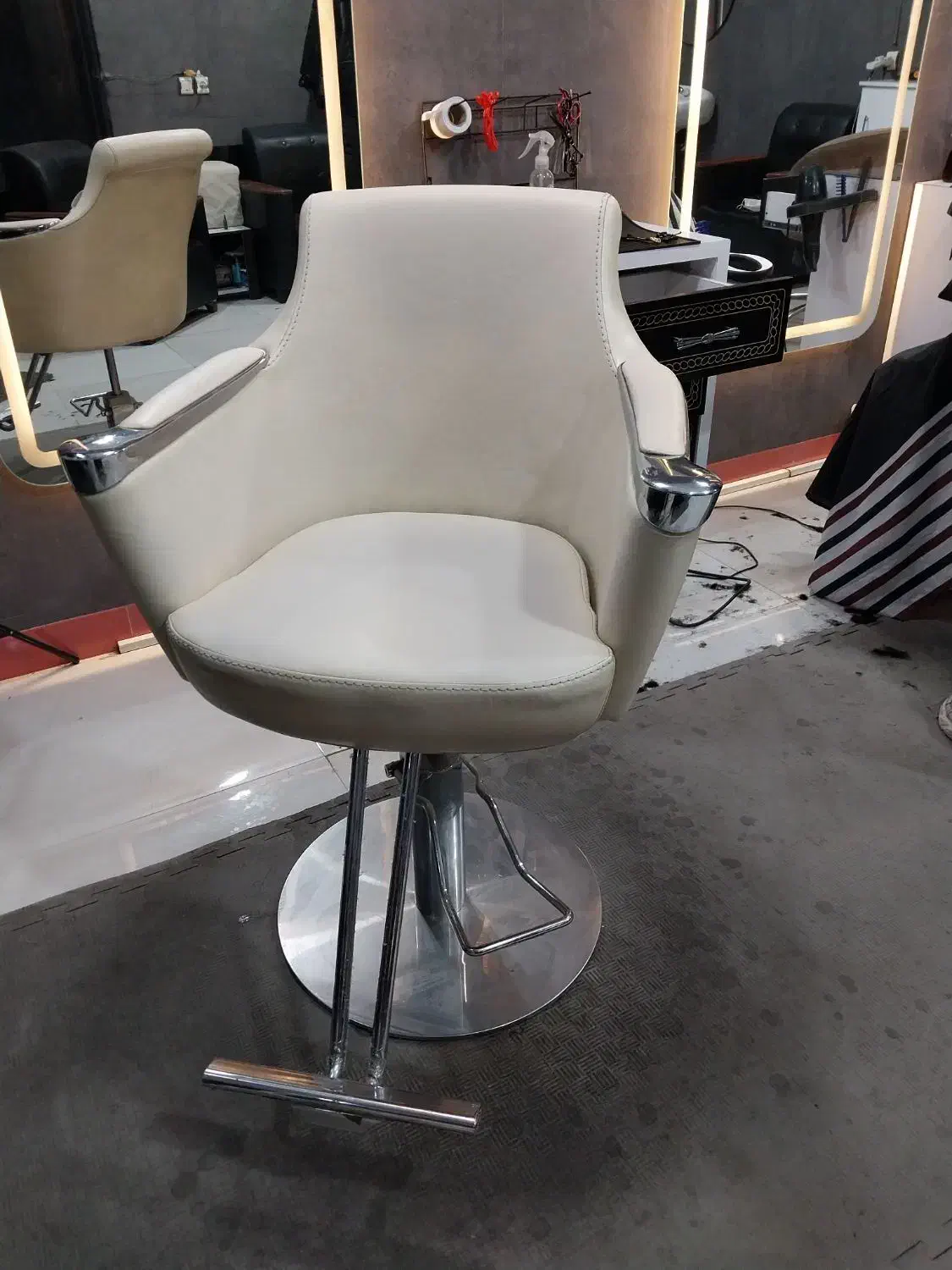 صندلی ارایشگاه جک پدالی|آرایشگاه و سالنهای زیبایی|اردبیل, |دیوار