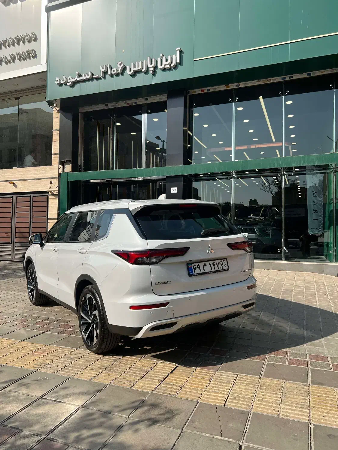 اوتلندر M لاین  دو دف|خودرو سواری و وانت|تهران, علم و صنعت|دیوار