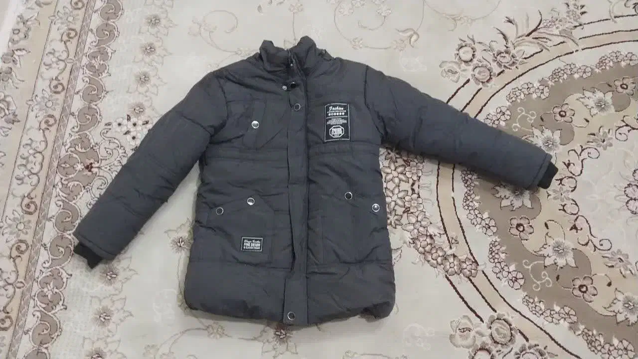 کاپشن|لباس|اصفهان, شاهد|دیوار