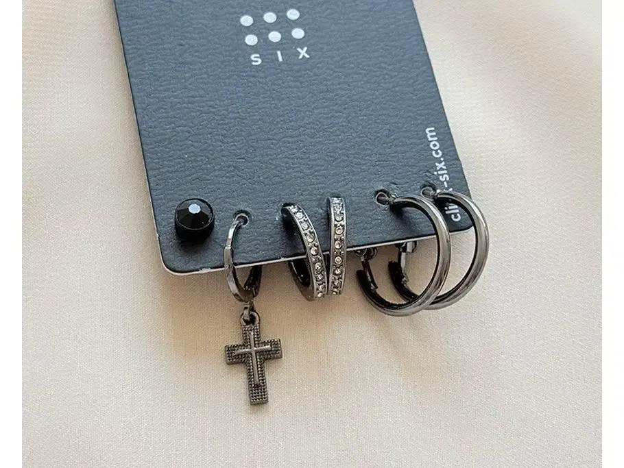 گوشواره مردانه سه تایی حلقه ای آویز صلیب نوک مدادی|بدلیجات|کرج, ساسانی (قلمستان)|دیوار