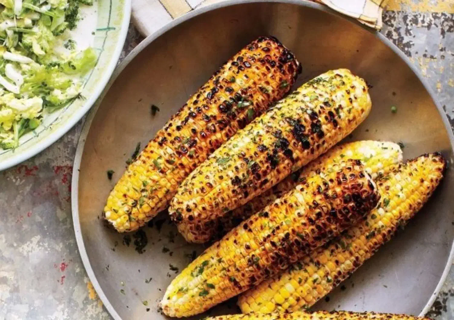 شاگرد برای کباب بلال و تخمه داغ|استخدام خدمات فروشگاه و رستوران|سراوان, |دیوار