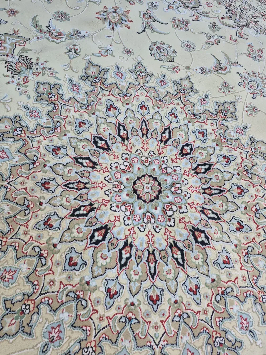 یک تخته ۱۲ و یک تخته ۶ متری  فرش نگین مشهد|فرش|مشهد, امامیه (شهرک غرب)|دیوار