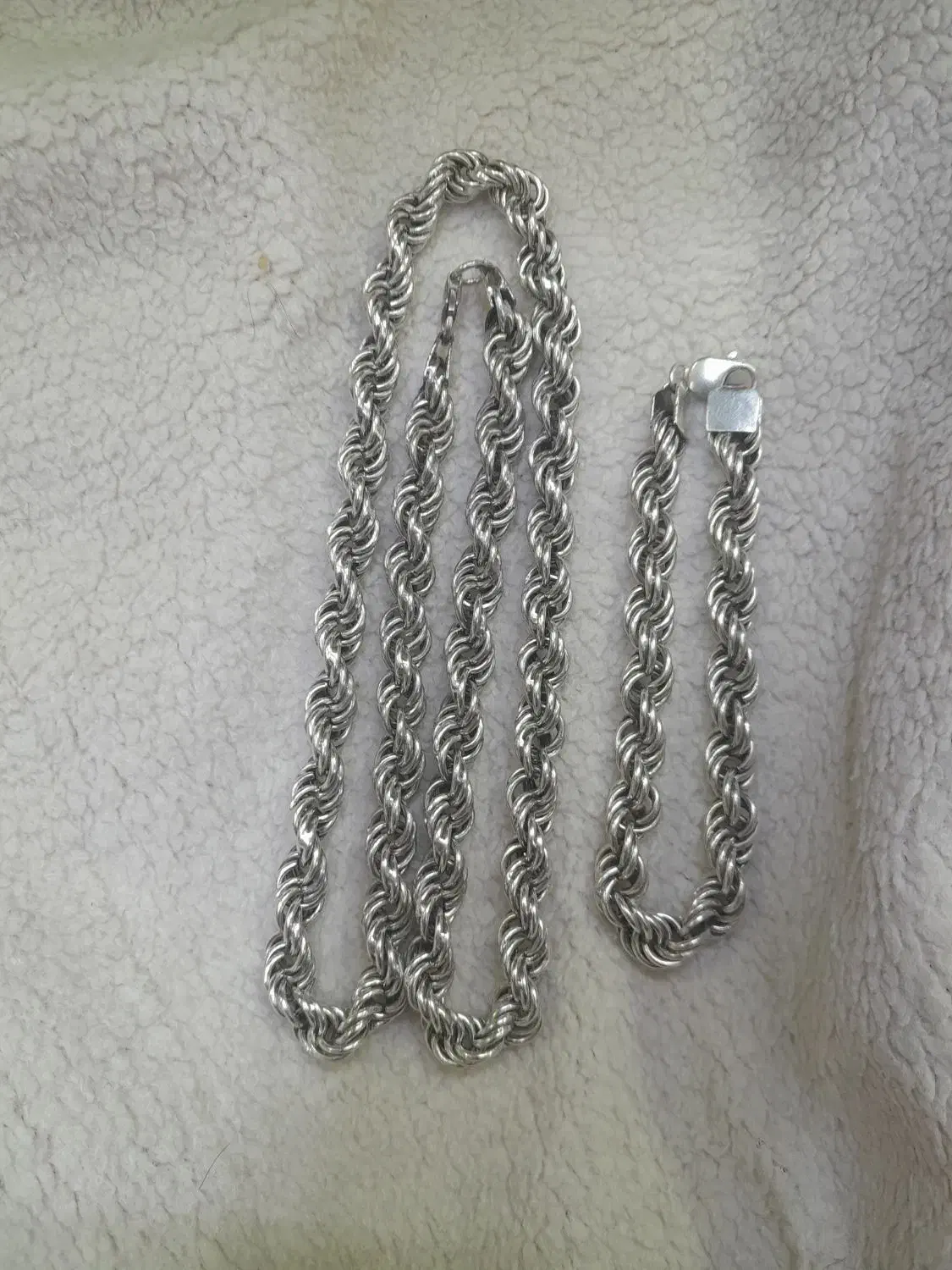 زنجیر و دستبند نقره|جواهرات|تربت‌حیدریه, فرمانداری|دیوار