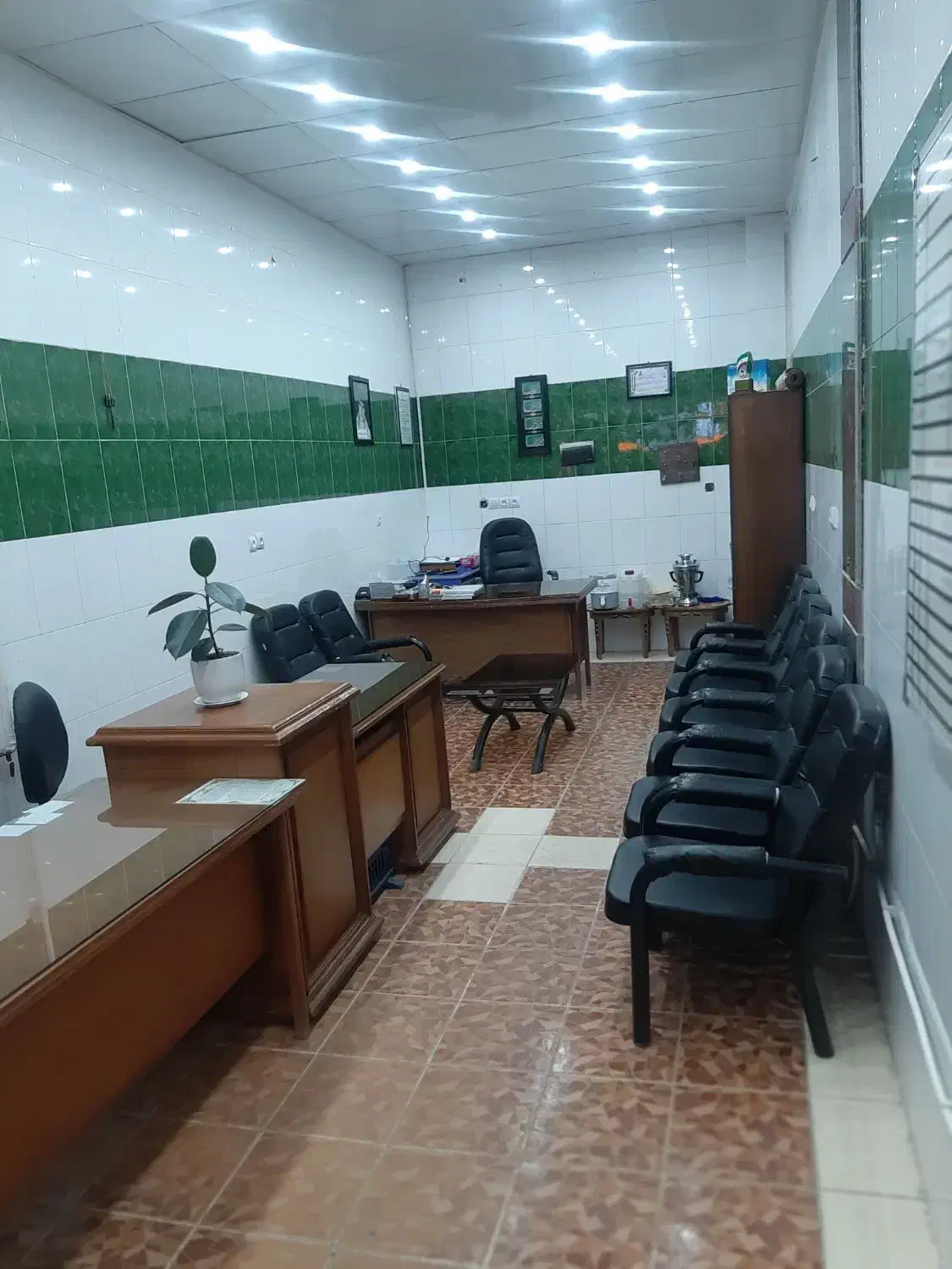 استخدام نیروی مشاور املاک خانم وآآقا|استخدام بازاریابی و فروش|شیراز, شهرک سراج|دیوار