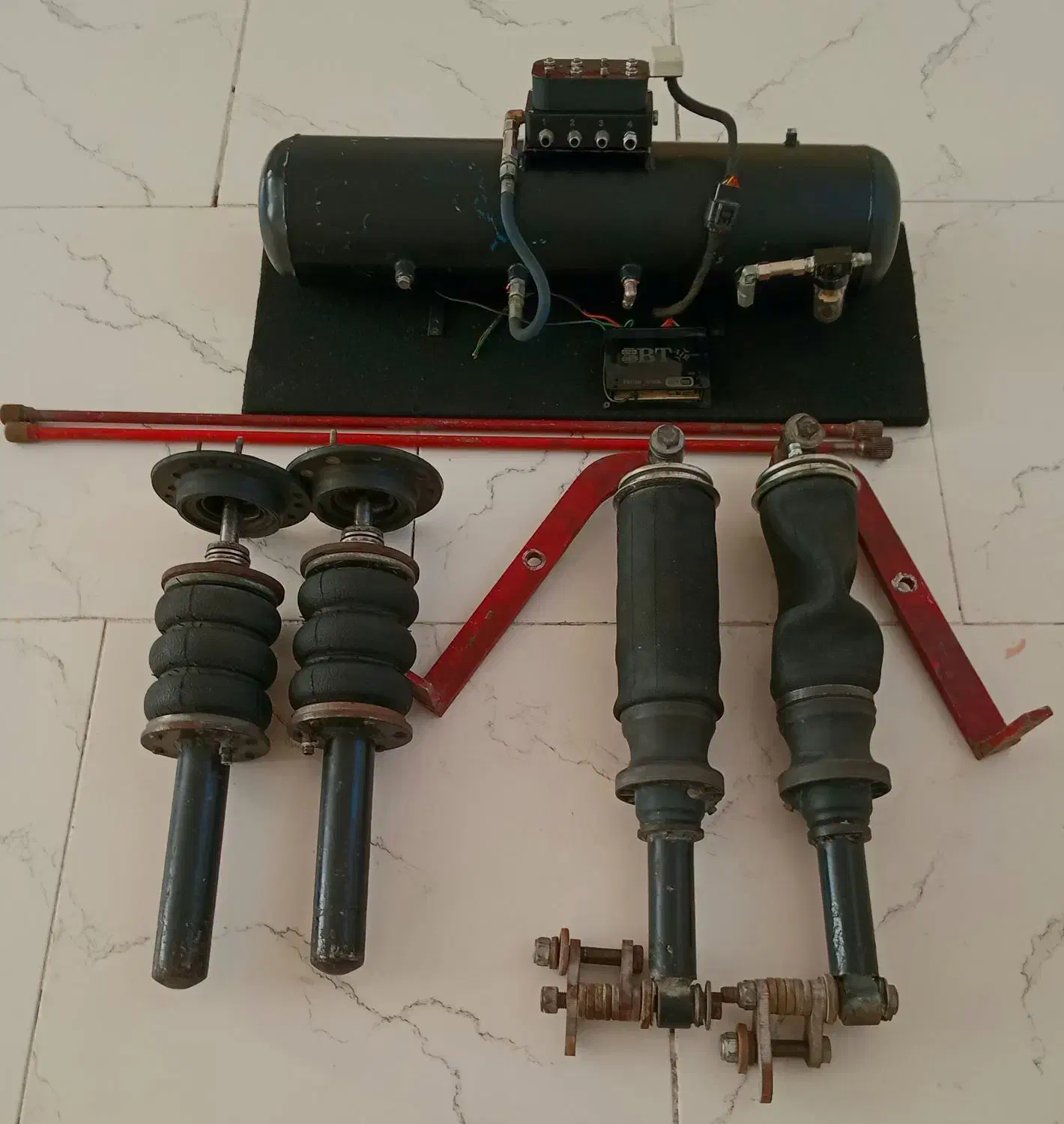 پنوماتیک(کمک بادی)پژو|قطعات یدکی و لوازم جانبی|شیروان (خراسان), |دیوار