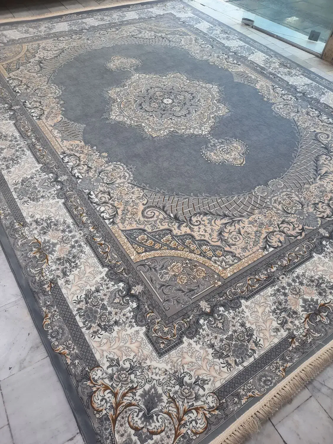 ۲عددفرش۱۲متری یاقوت دیزاین۱۲۰۰ضخیم تخفیفی سرای فرش|فرش|مشکیندشت, |دیوار