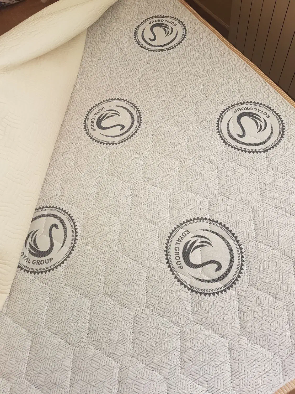 تشک طبی فنری رویال ۱۶۰ در ۲ در حد نو باکیفیت|تشک تختخواب|اصفهان, باغ زرشک|دیوار