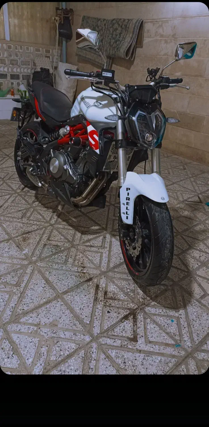 بنلی 300 تمیز در حد|موتورسیکلت|بروجرد, |دیوار