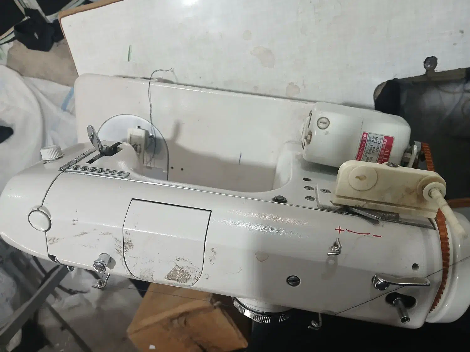 ژانومه۶۷۲|چرخ خیاطی و ریسندگی|باغستان, |دیوار