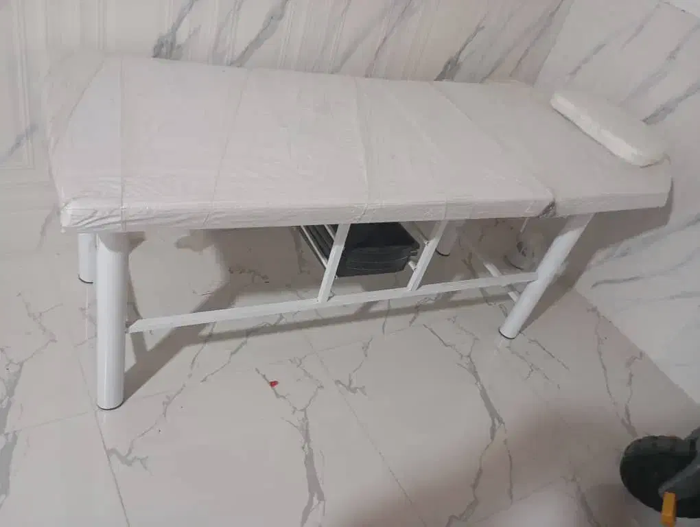 تخت آرایشگاه زنانه|آرایشگاه و سالنهای زیبایی|قشم, |دیوار