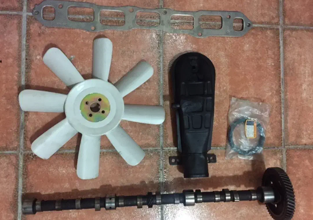 تعدادی وسایل لندرور و پاژن تویوتا|قطعات یدکی و لوازم جانبی|ایلام, |دیوار