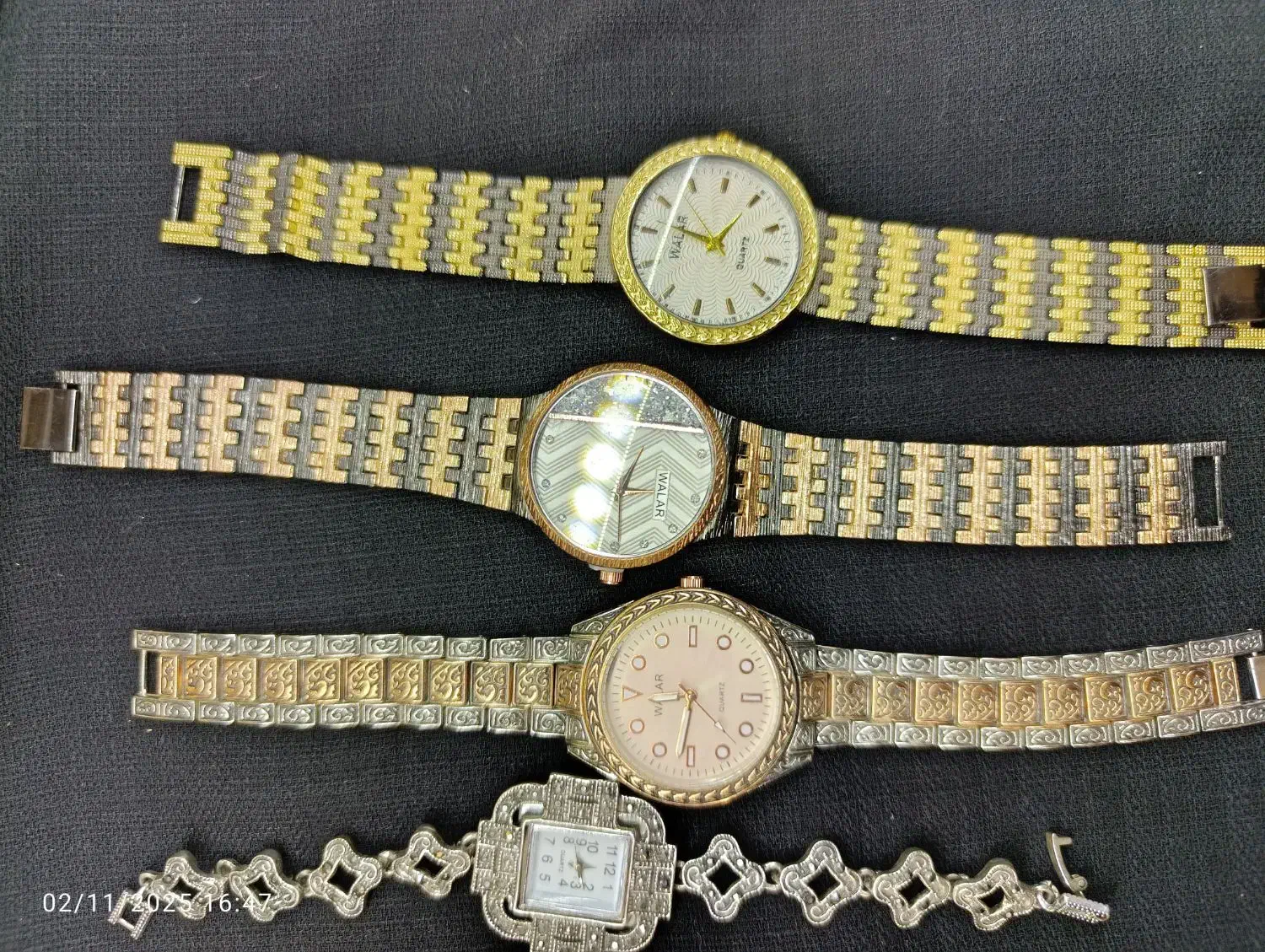 ۴ عدد ساعت بسیار زیبا با قیمتی مفت|ساعت|بم, |دیوار