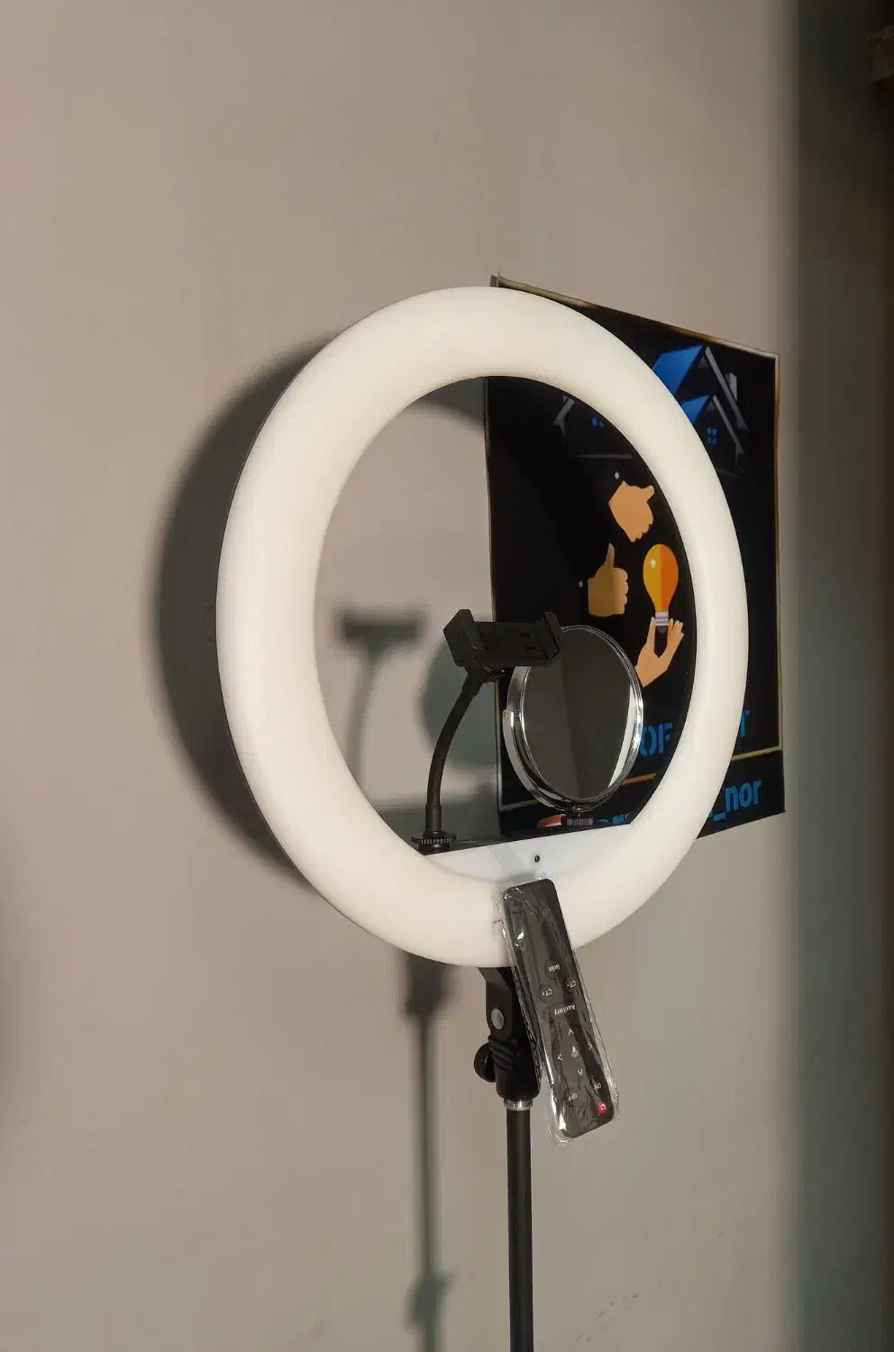 رینگ لایت ۴۵سانت ۸۰وات حرفه ایی باپایه|دوربین عکاسی و فیلمبرداری|تهران, فردوسی|دیوار