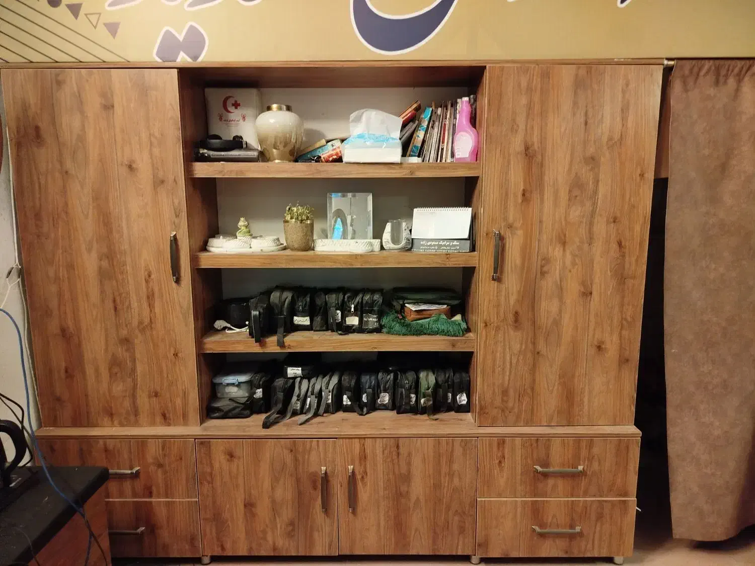 دکور کامل آرایشگاه|آرایشگاه و سالنهای زیبایی|تربت جام, جامی|دیوار