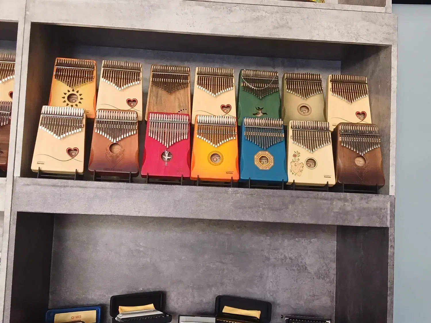 کالیمبا رمیدو|پیانو، کیبورد، آکاردئون|قزوین, |دیوار