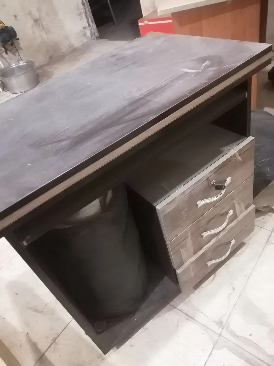 میز تحریر سه کشو|میز تحریر و کامپیوتر|اهواز, ۲۴ متری|دیوار