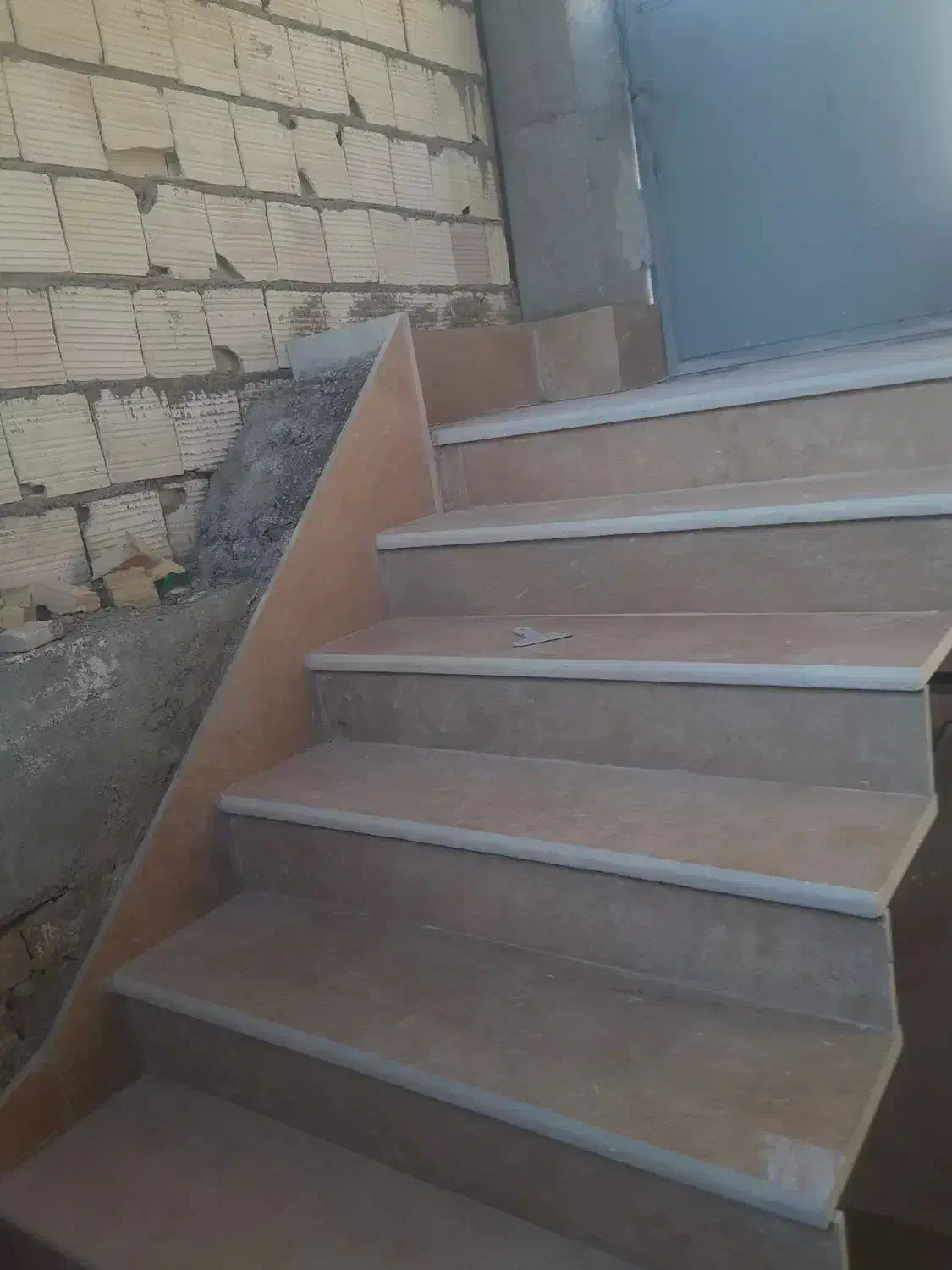 کاشی کاری سرامیک و آجر چینی|خدمات پیشه و مهارت|شیراز, تل حسینآباد|دیوار