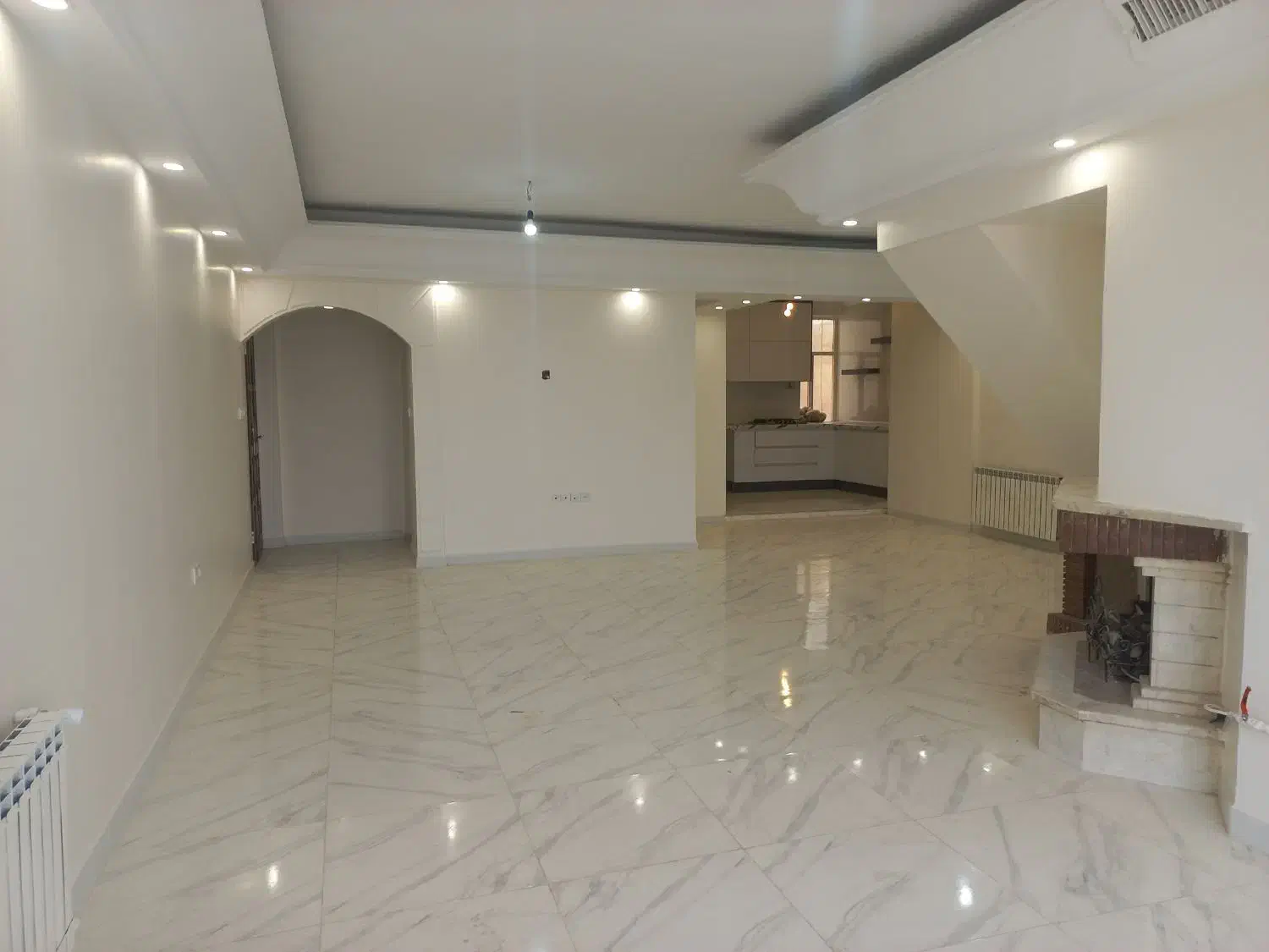 سعادت آباد ۱۳۵ متر/حوالی میدان کاج/علامه شمالی