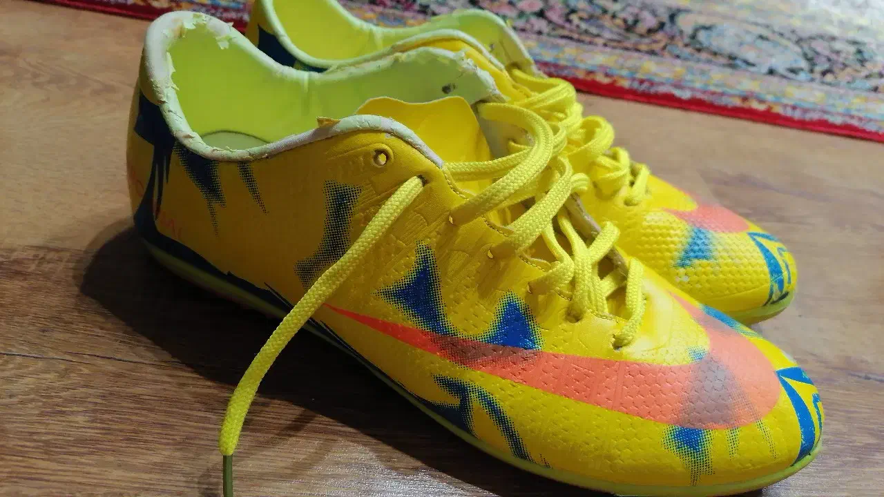 ساعت هوشمند و کفش سایز ۴۳ باهم|ساعت|ساری, |دیوار