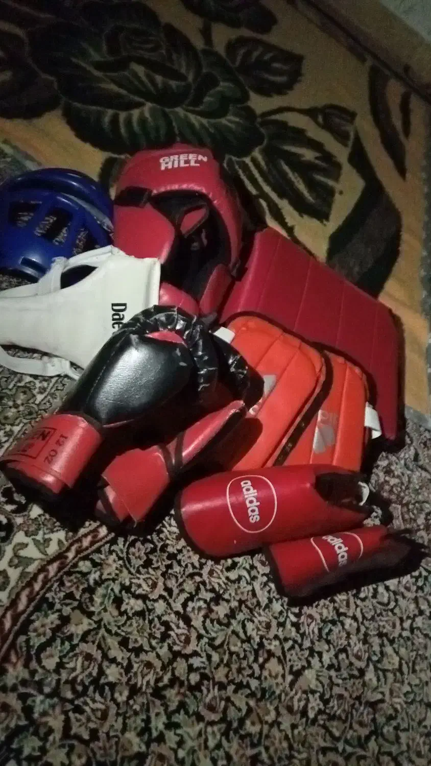 وسایل رزمی رشته کیک بوکسینگ|تجهیزات ورزشی|زرین دشت (همدان), |دیوار