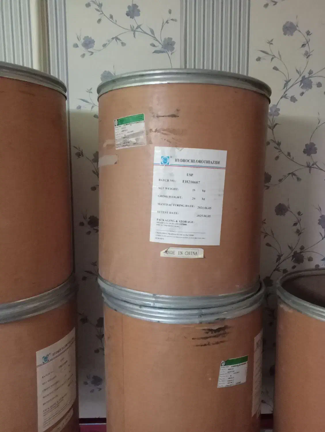 سطل جای حبوبات و استند جایه پفک|ظروف نگهدارنده، پلاستیکی، یک‌بارمصرف|کرمانشاه, |دیوار