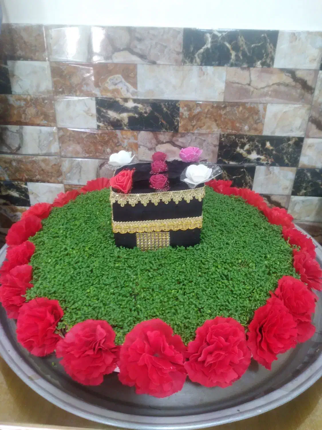 انواع سبزه طبیعی ومصنوعی|خدمات پذیرایی، مراسم|بروجرد, |دیوار