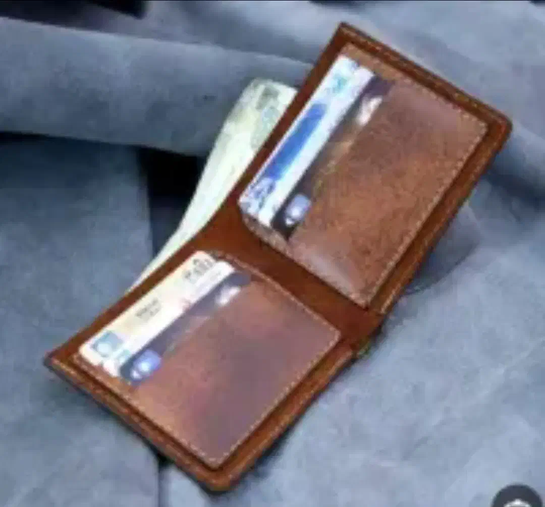 کیف پول گمشده|کیف، کفش، کمربند|فهرج, |دیوار