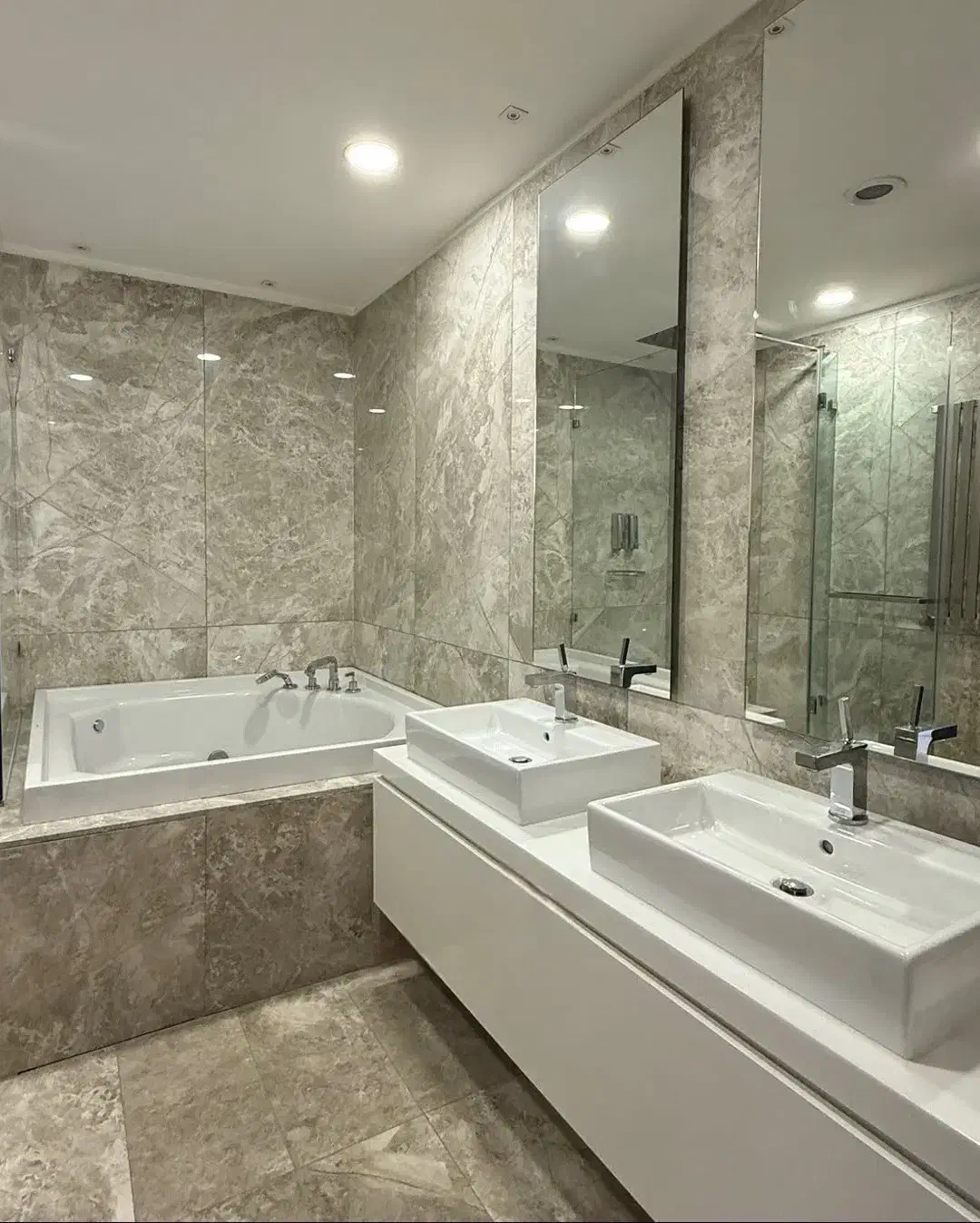 زعـفـرانـیــه ( ساختمان برند ) 200 متر