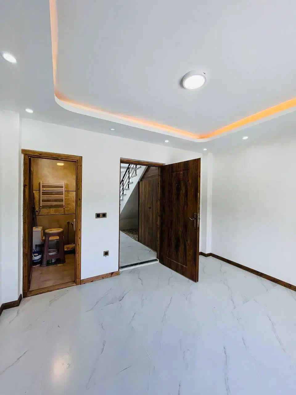 باغ ویلا۳۰۰متری/کلیدنخورده مدرن ۳خوابه شهرک ستاره|فروش خانه و ویلا|رویان, |دیوار