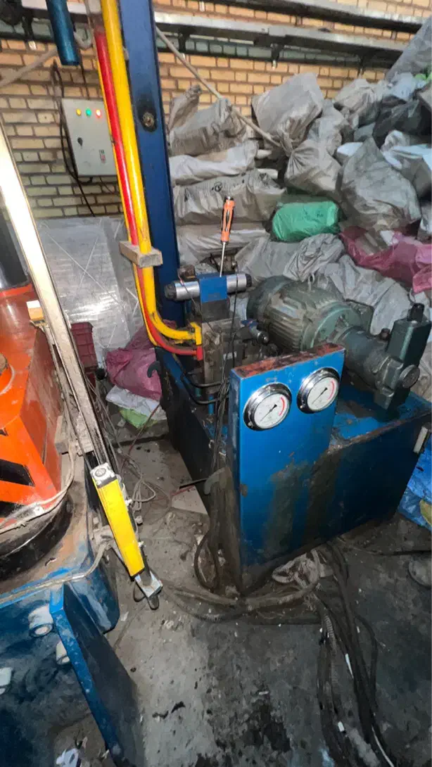 دستگاه پرس ۶۰۰ تن وارداتی|ماشین‌آلات صنعتی|ری, ولی آباد|دیوار