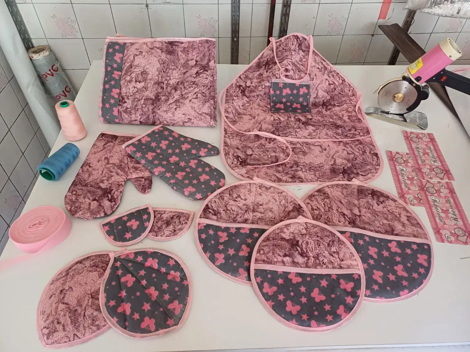 سرویس آشپزخانه ۴۵۰هزارتومان|سفره، حوله، دستمال آشپزخانه|تبریز, |دیوار