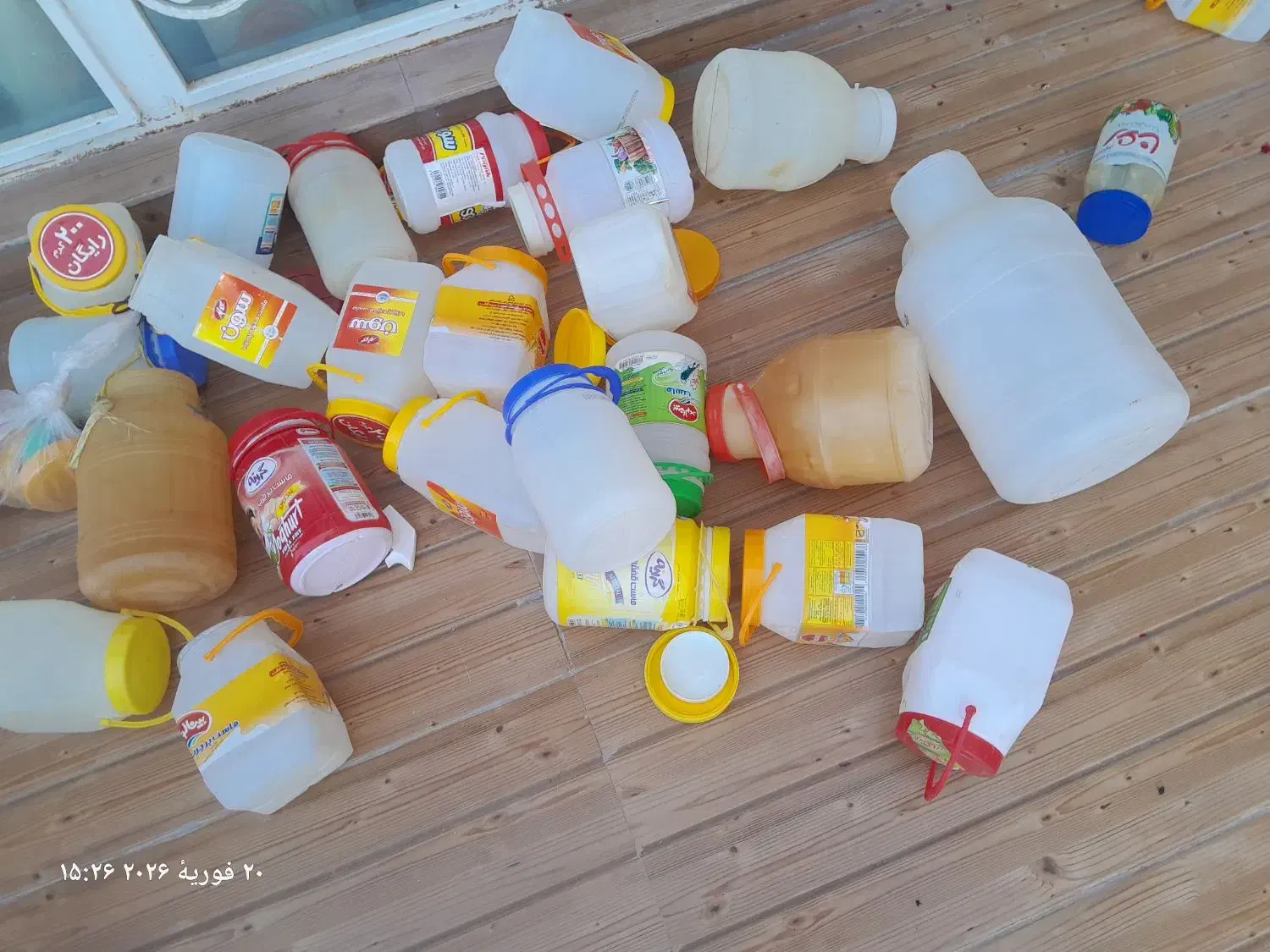 دبه|ظروف نگهدارنده، پلاستیکی، یک‌بارمصرف|نیشابور, گنبد سبز|دیوار