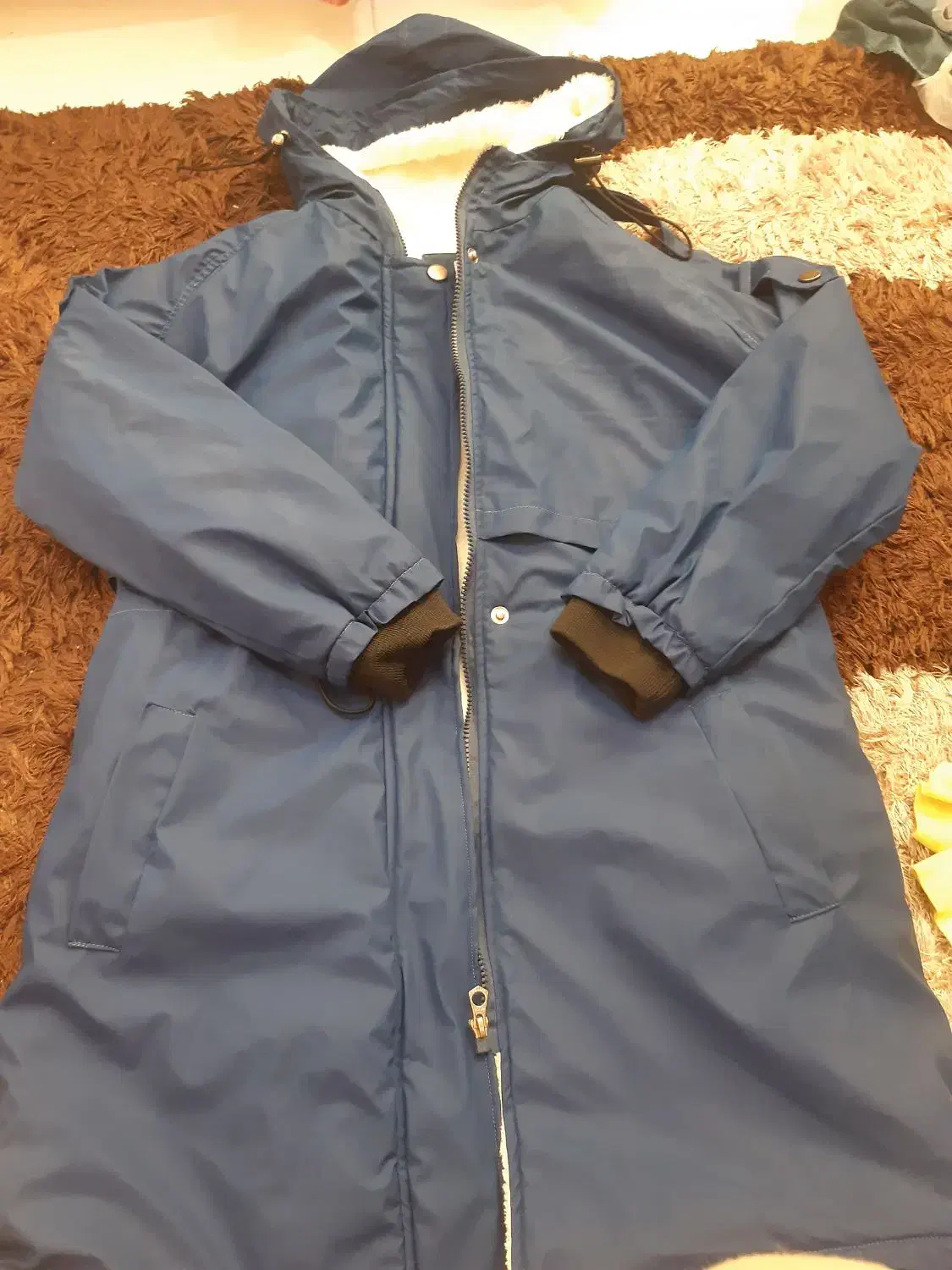 کاپشن برزنتی|لباس|رشت, گیل|دیوار