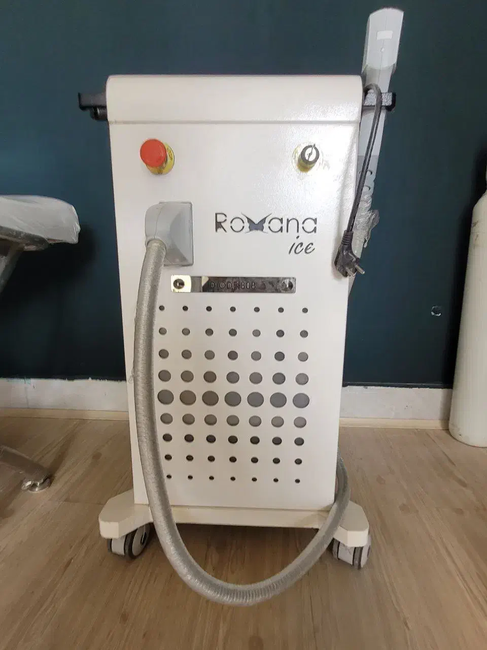 دستگاه لیزر مو زائد در حد نو|پزشکی|آمل, |دیوار