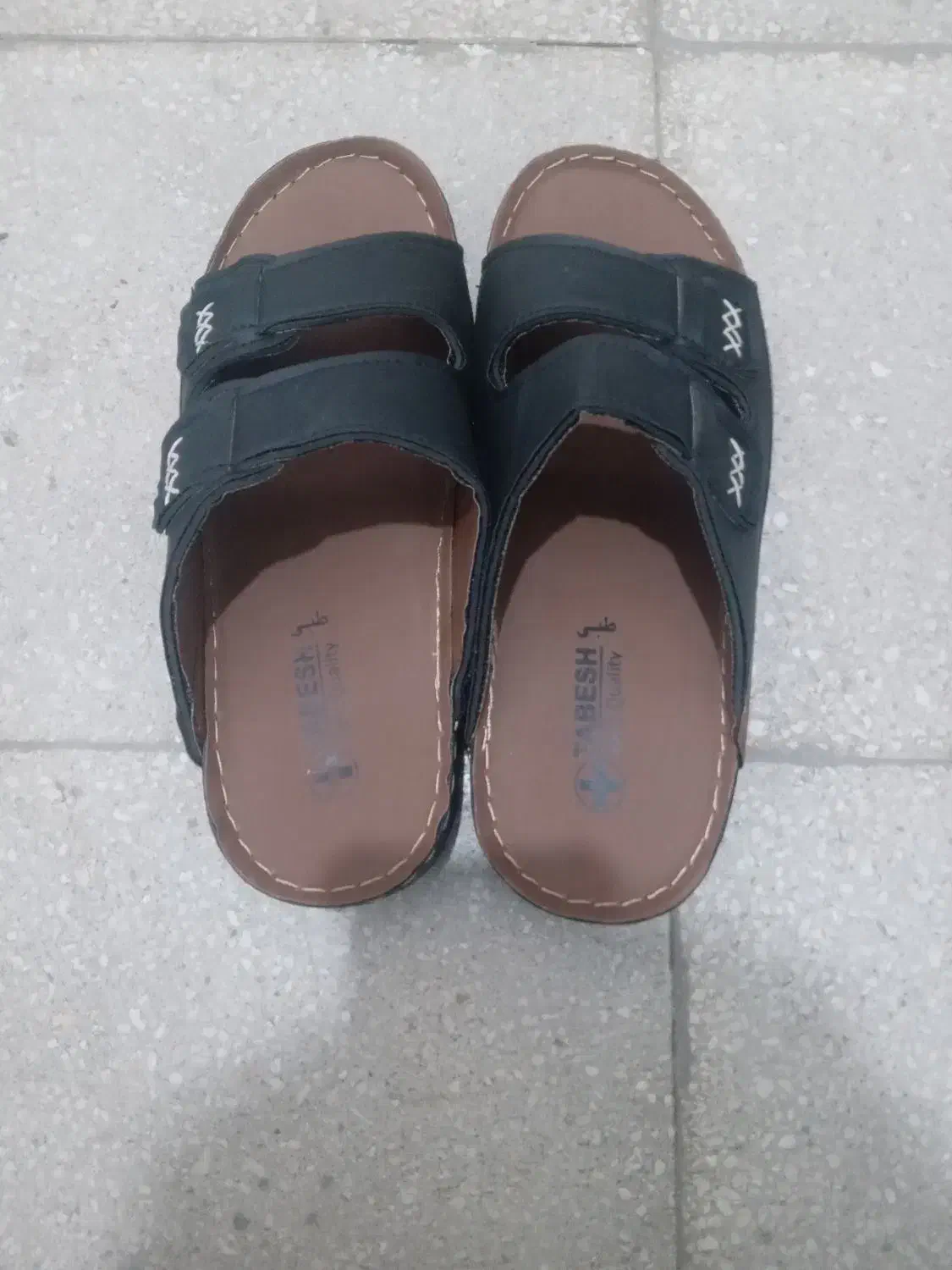 دمپایی مردانه|کیف، کفش، کمربند|قم, قلعه کامکار|دیوار